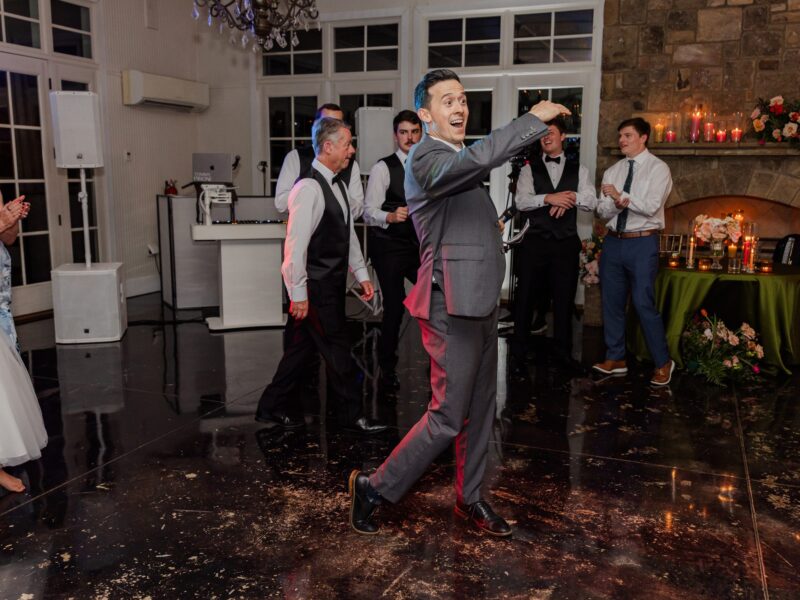 DJ-Tommy-Pirone-amazed-look-on-dance-floor-at-Little-River-Farms DJ-Tommy-Pirone-amazed-look-on-dance-floor-at-Little-River-Farms